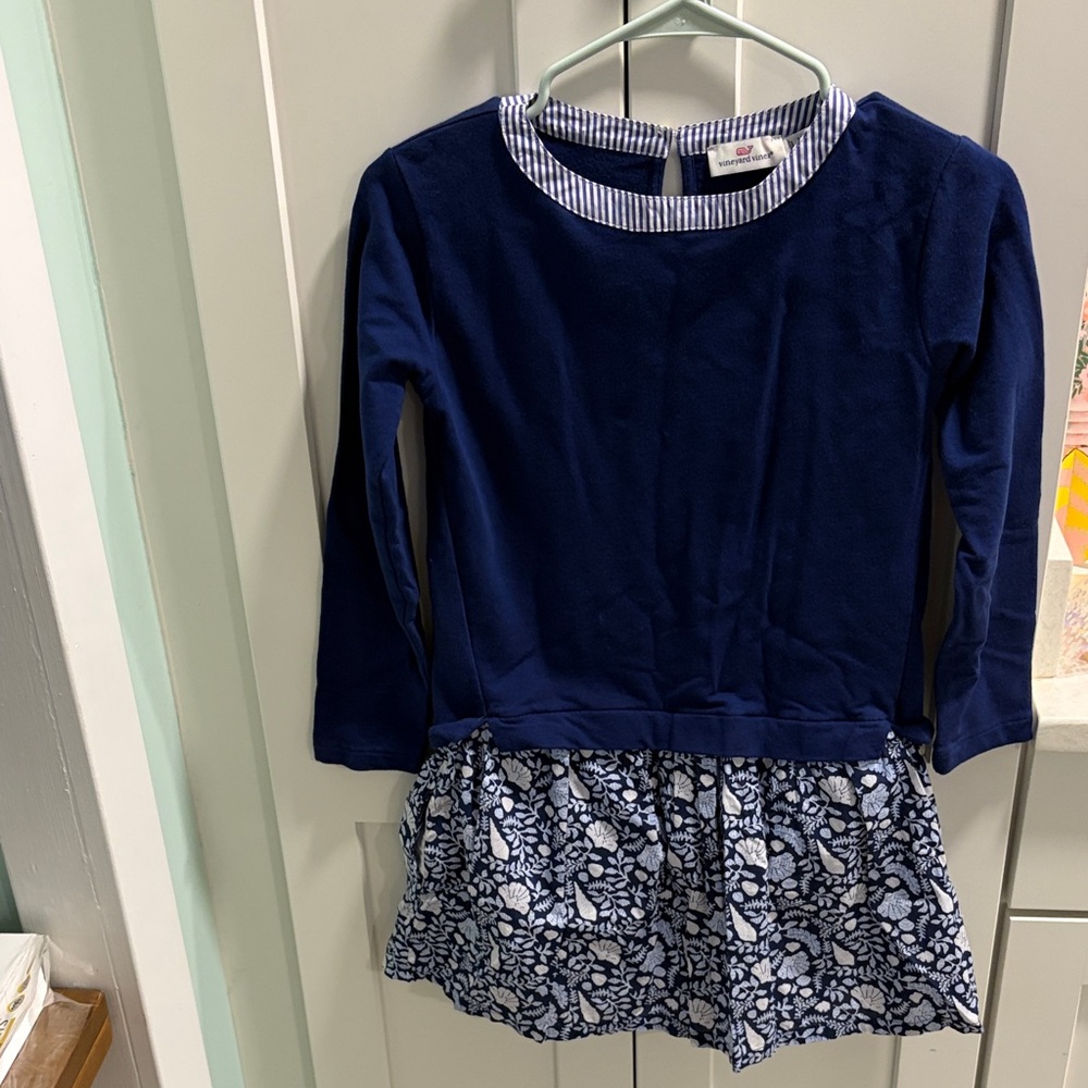 Vineyard Vines Navy Blue Long Sleeve sweater Top dress with Floral Skirt Hem